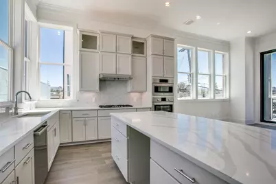 207 Carroll Street, Fort Worth, TX 76107 - Photo 2