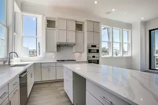 207 Carroll St, Fort Worth, TX 76107 - Photo 2