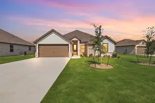728 Raylan St, Springtown, TX 76082 - Photo 1