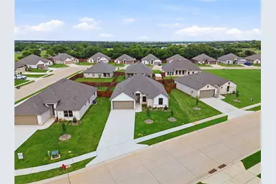 728 Raylan Street, Springtown, TX 76082 - Photo 2