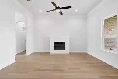 728 Raylan Street, Springtown, TX 76082 - Photo 14