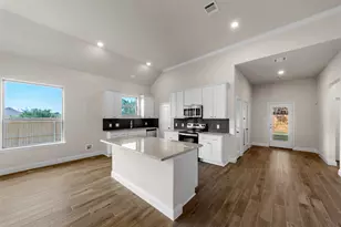 111 Water Crest Ln, Glenn Heights, TX 75154 - Photo 8