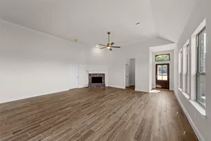 111 Water Crest Ln, Glenn Heights, TX 75154 - Photo 4