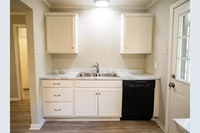 2720 Hanger Avenue, Fort Worth, TX 76105 - Photo 10