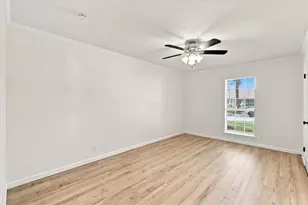 1407 Glenhill Ln, Lewisville, TX 75077 - Photo 24