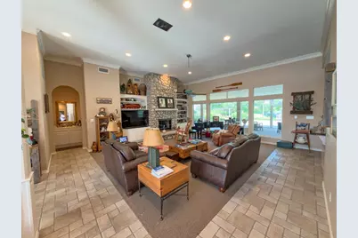 702 Pintail Court, Granbury, TX 76049 - Photo 2