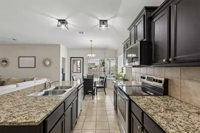9213 Hill Topper Trail, Fort Worth, TX 76131 - Photo 6