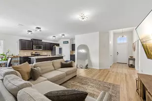9213 Hill Topper Trl, Fort Worth, TX 76131 - Photo 2