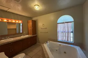 805 S 3rd St, Grandview, TX 76050 - Photo 20