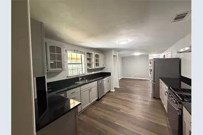 805 S 3rd Street, Grandview, TX 76050 - Photo 10