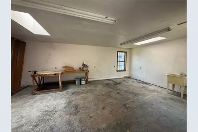 805 S 3rd Street, Grandview, TX 76050 - Photo 24