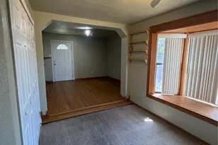 805 S 3rd St, Grandview, TX 76050 - Photo 18
