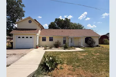 805 S 3rd Street, Grandview, TX 76050 - Photo 1
