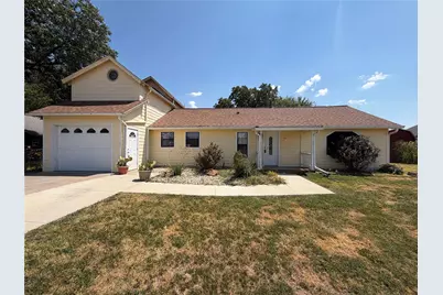 805 S 3rd Street, Grandview, TX 76050 - Photo 2