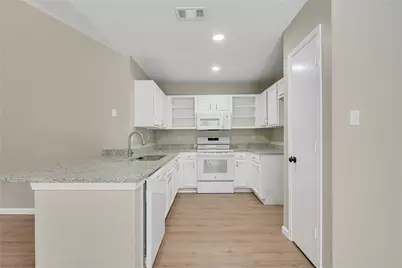 1428 Woodfern Drive, Arlington, TX 76018 - Photo 10