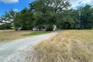 303 Horsemans Rd, Greenville, TX 75401 - Photo 18