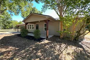 221 Mockingbird Meadows, Burleson, TX 76028 - Photo 2