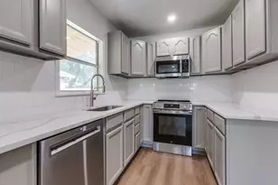 2032 Meadfoot Rd, Carrollton, TX 75007 - Photo 6