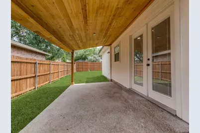 2032 Meadfoot Road, Carrollton, TX 75007 - Photo 14