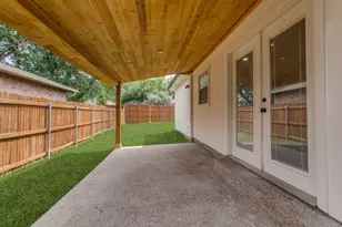 2032 Meadfoot Rd, Carrollton, TX 75007 - Photo 14