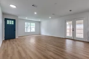 2032 Meadfoot Rd, Carrollton, TX 75007 - Photo 2