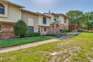 1991 Shorewood Dr, Grapevine, TX 76051 - Photo 2