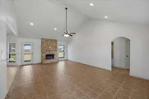 105 Savannah Dr, Weatherford, TX 76087 - Photo 4