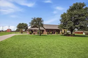 105 Savannah Dr, Weatherford, TX 76087 - Photo 2