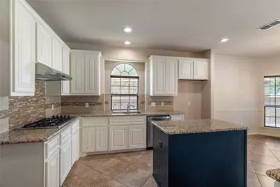 5716 Coleto Creek Circle, Fort Worth, TX 76179 - Photo 10