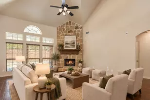 5716 Coleto Creek Cir, Fort Worth, TX 76179 - Photo 4