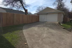 1135 Holly Glen Cir, Dallas, TX 75232 - Photo 16