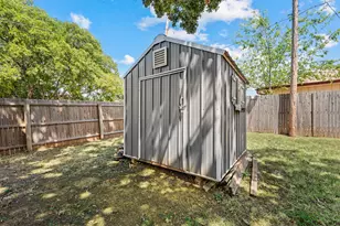 4601 Mandalay Dr, Arlington, TX 76016 - Photo 20