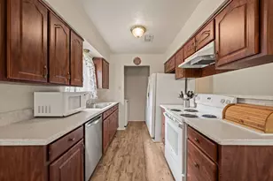 4601 Mandalay Dr, Arlington, TX 76016 - Photo 14