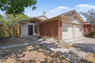 4747 Poppy Dr E, Fort Worth, TX 76137 - Photo 2