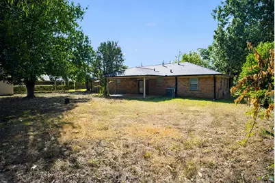 103 Clover Lane, Palestine, TX 75803 - Photo 6
