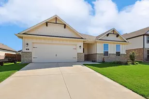808 Feather Edge Dr, Springtown, TX 76082 - Photo 2