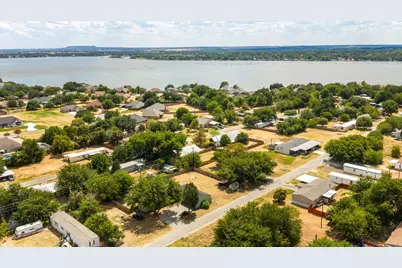 817 Flamingo Road, Granbury, TX 76049 - Photo 10