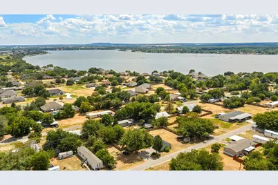 817 Flamingo Road, Granbury, TX 76049 - Photo 8
