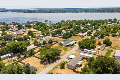 823 Flamingo Road, Granbury, TX 76049 - Photo 8