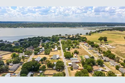 823 Flamingo Road, Granbury, TX 76049 - Photo 10
