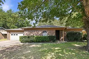 656 Sue Ann Ln, Burleson, TX 76028 - Photo 1