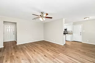 656 Sue Ann Ln, Burleson, TX 76028 - Photo 4