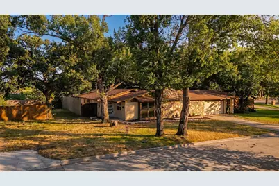 5144 Jennings Drive, North Richland Hills, TX 76180 - Photo 2