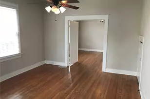 826 N Bishop Ave, Dallas, TX 75208 - Photo 2