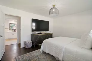 9005 Livenshire Dr, Dallas, TX 75238 - Photo 18