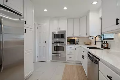 9005 Livenshire Drive, Dallas, TX 75238 - Photo 10