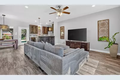 305 Donna Circle, Granbury, TX 76049 - Photo 8
