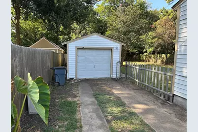 111 Atkinson Drive, Sherman, TX 75092 - Photo 18