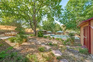 1403 Greenwood Dr, Denton, TX 76209 - Photo 34