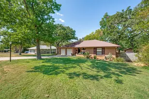 1403 Greenwood Dr, Denton, TX 76209 - Photo 38